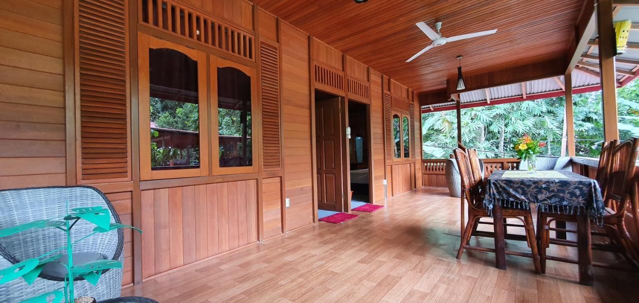 Bunaken Villa Queen'S Dive 美娜多 外观 照片