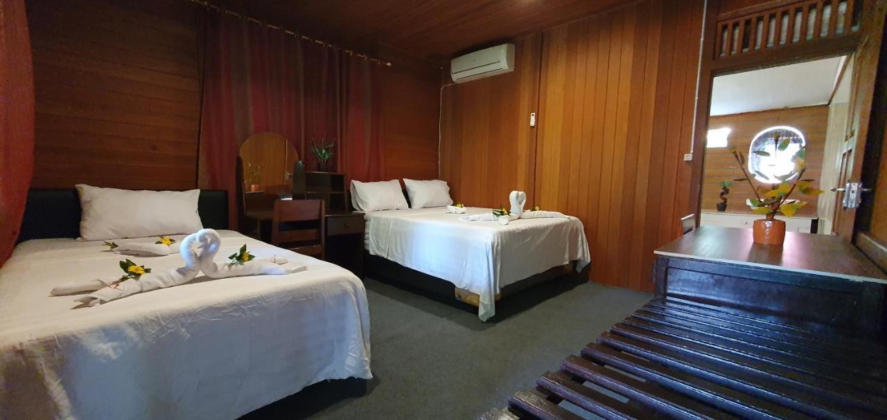 Bunaken Villa Queen'S Dive 美娜多 外观 照片