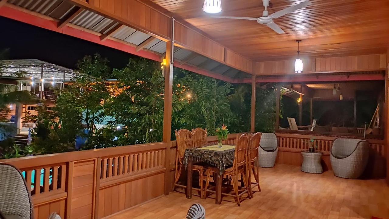 Bunaken Villa Queen'S Dive 美娜多 外观 照片