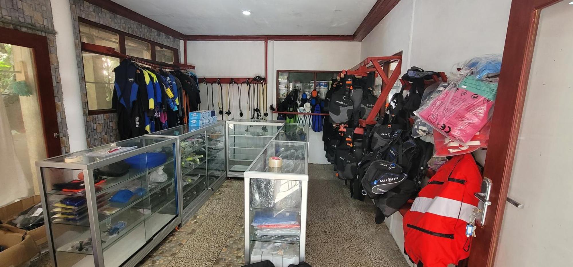 Bunaken Villa Queen'S Dive 美娜多 外观 照片