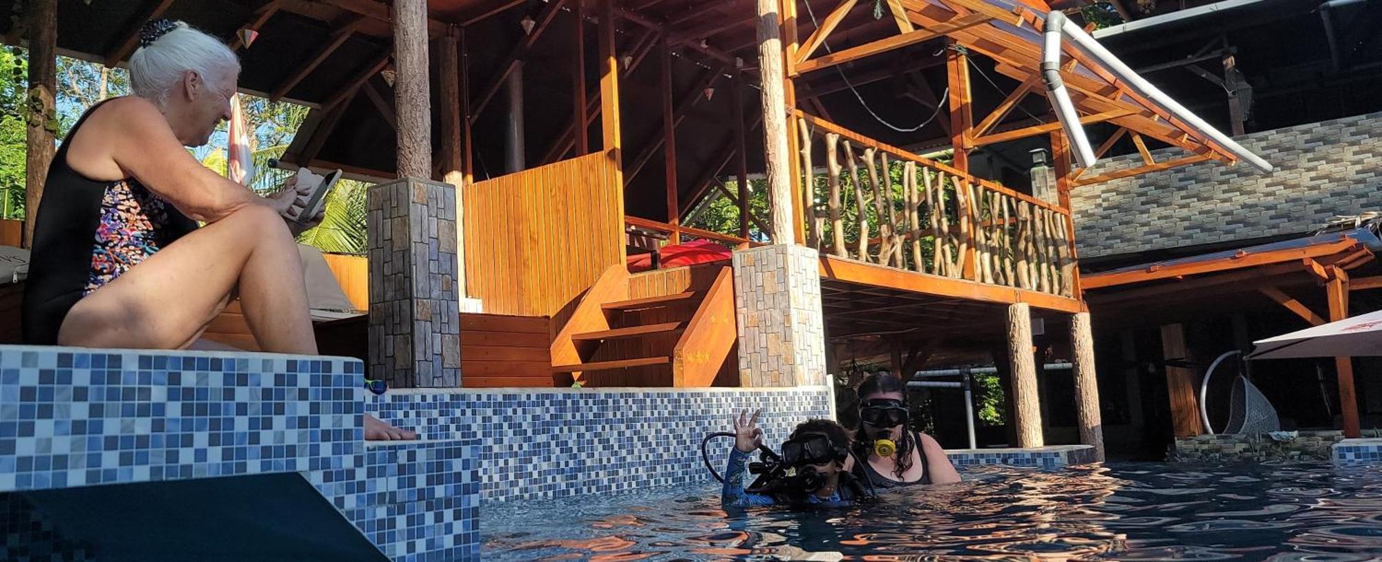 Bunaken Villa Queen'S Dive 美娜多 外观 照片