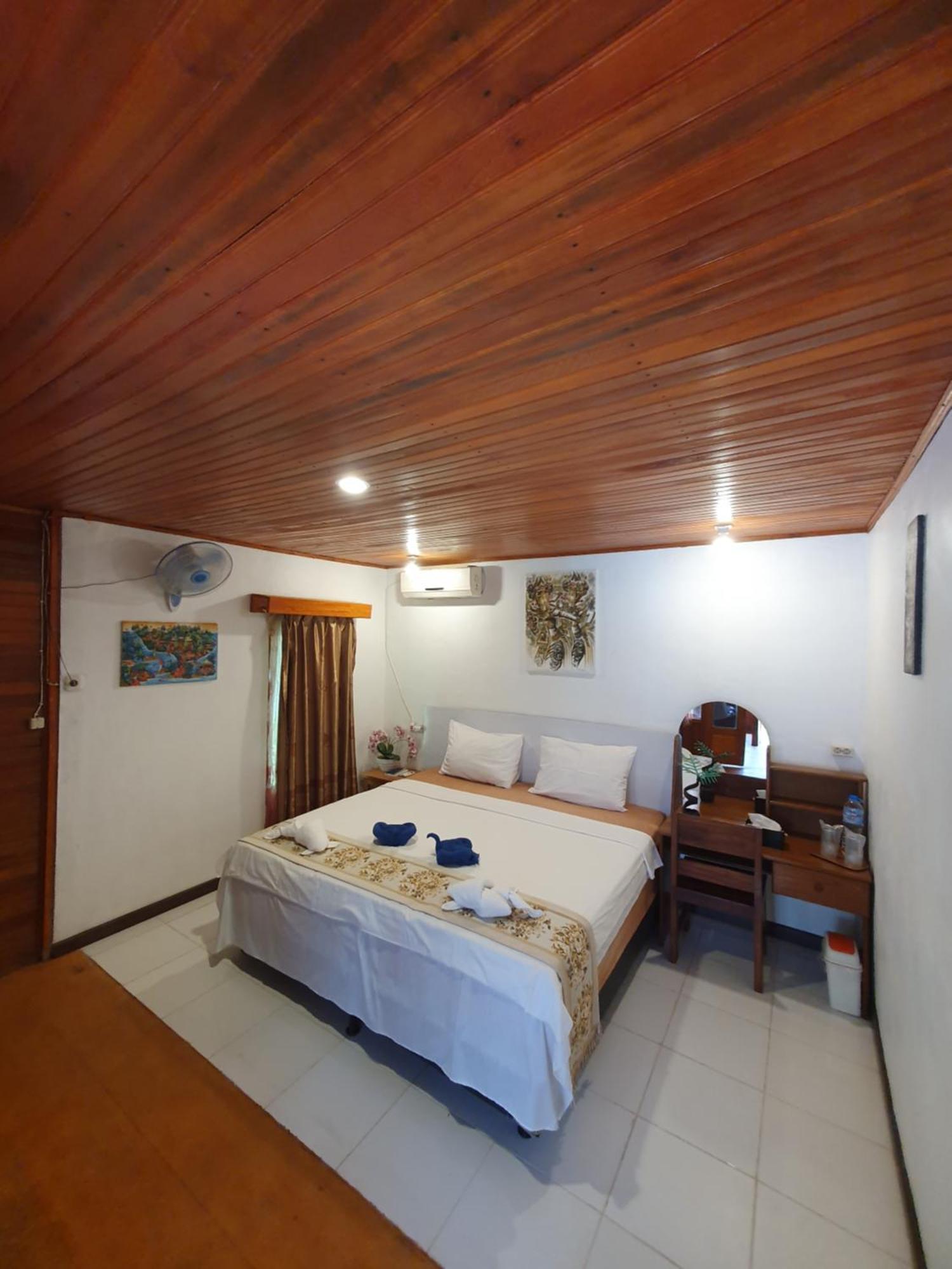 Bunaken Villa Queen'S Dive 美娜多 外观 照片